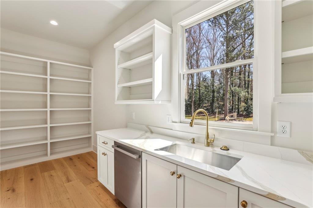 372 Karen Drive, Alpharetta, Georgia image 17