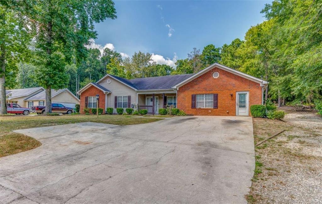 3706 Bouldercrest Road, Ellenwood, Georgia image 2