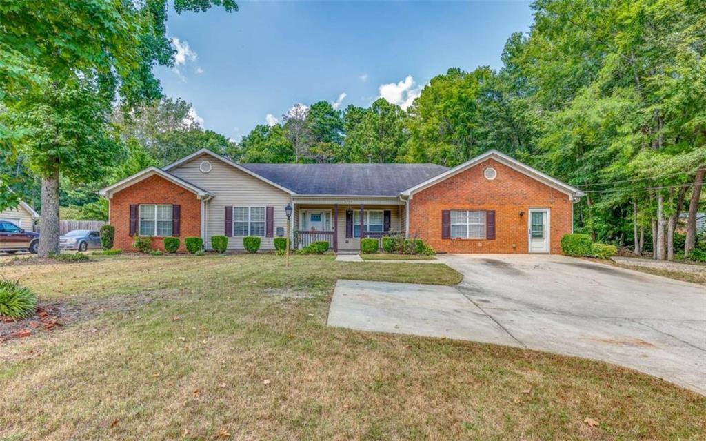 3706 Bouldercrest Road, Ellenwood, Georgia image 1