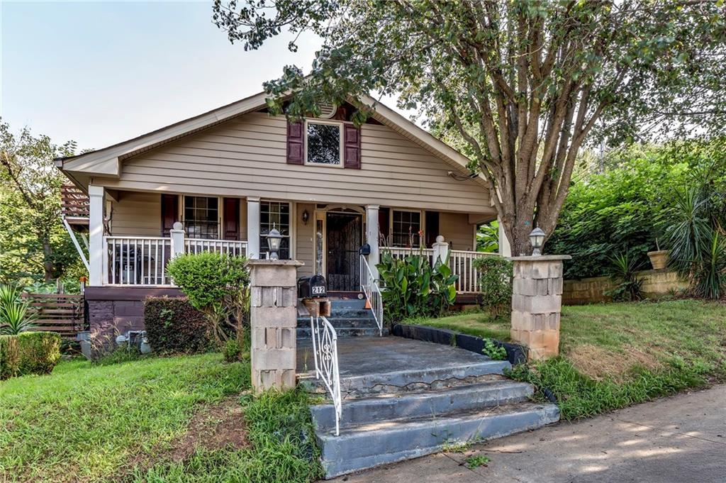 212 Little Street SE