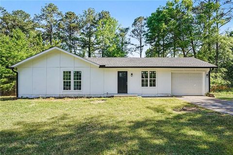 Homes For Sale - 8984 Bentwood Lane<br/> Riverdale, GA 30274