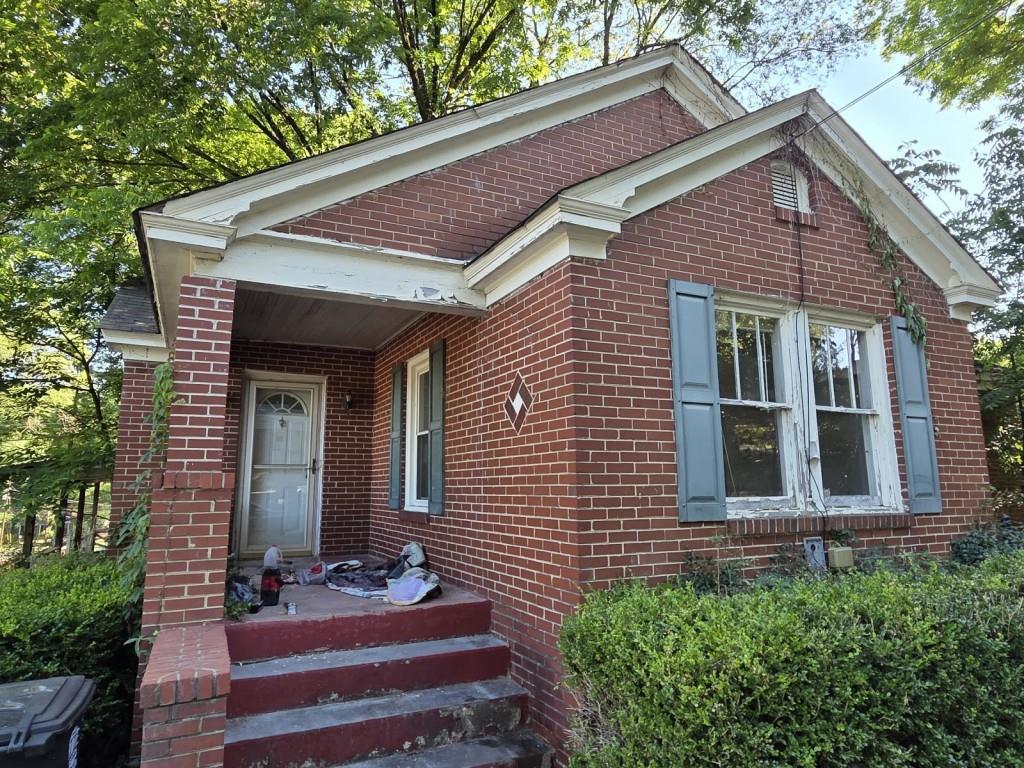 103 Pine Street NE