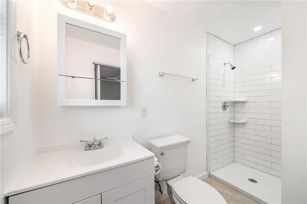 OVERBROOK - Residential Lease