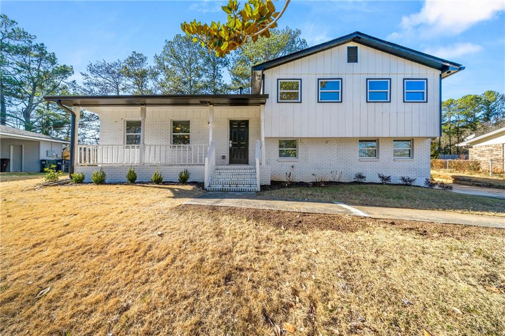 Welcome to this beautifully updated 3-bedroom, 2-bathroom home in the heart of Marietta, offering 1,970 square feet of stylish living space. From the moment you step inside, you’ll love the open floor plan filled with natural light—perfect for both everyday living and entertaining.
The spacious living and dining areas flow seamlessly into a bright, updated kitchen featuring new appliances and plenty of counter space for cooking and gathering. Downstairs, the fully finished basement adds a cozy second living area, ideal for movie nights, game days, or simply relaxing with family.
All bedrooms are generously sized, including a primary suite with an en-suite bathroom for added privacy and comfort.
Outside, enjoy a sunny front yard accented by two beautiful magnolia trees and a wide-open backyard on a half-acre lot—plenty of space to unwind, garden, or play. A storage shed provides extra convenience, and the peaceful neighborhood setting completes the package.
This move-in-ready home is available for lease—schedule your tour today and see why it’s the perfect place to call home!