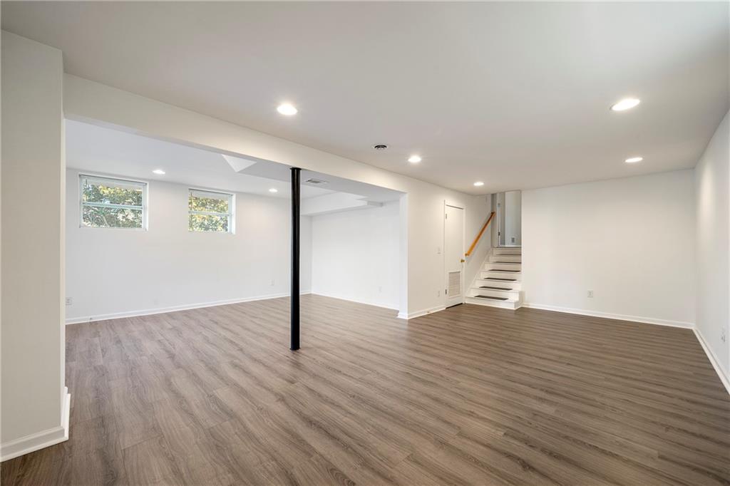 OVERBROOK - Residential Lease