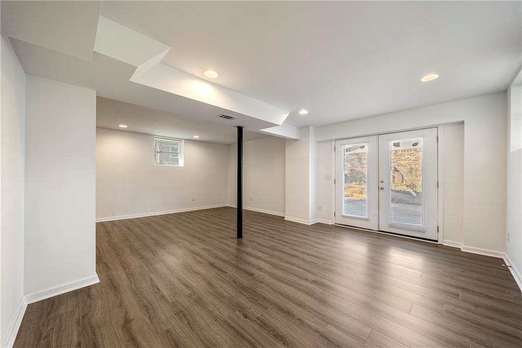 OVERBROOK - Residential Lease