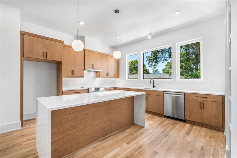 404 Linden Avenue NE 17