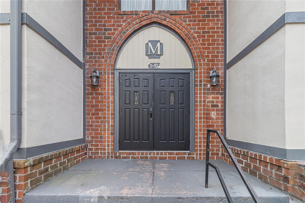 6851 Roswell Road M-5