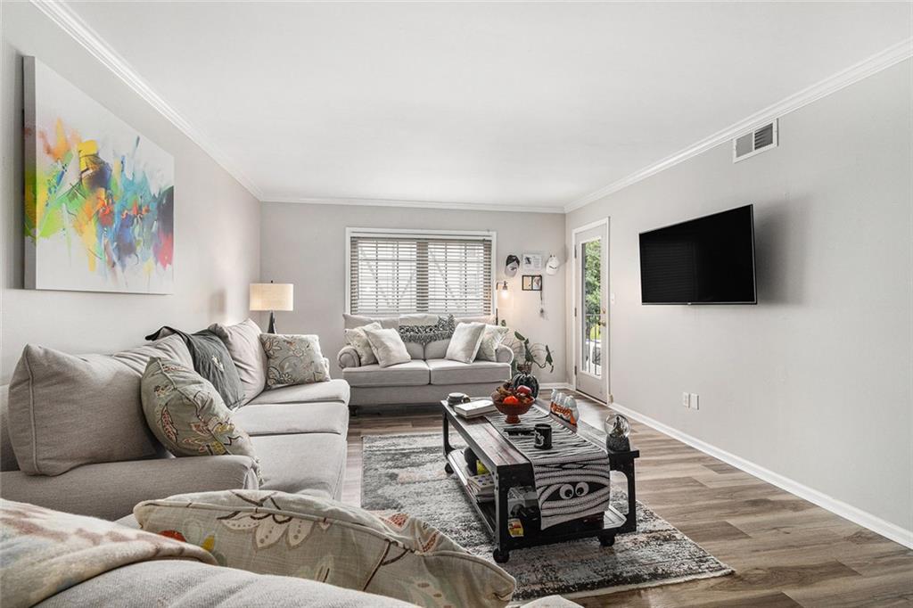 6851 Roswell Road M-5