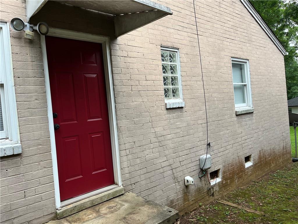 1115 Shelby Place SE B