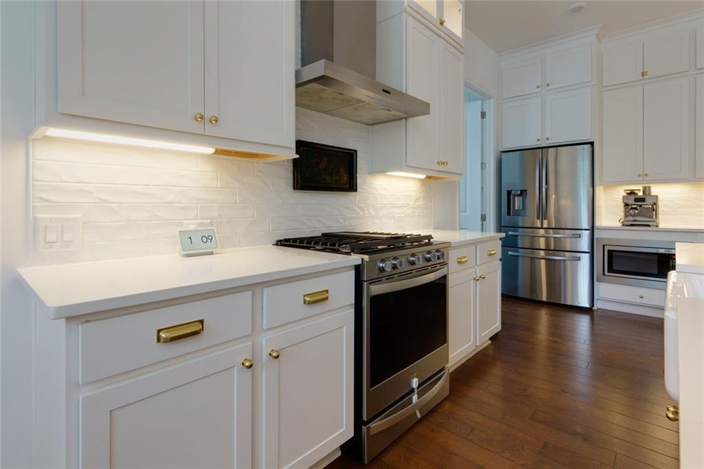 302 Boxwood Lane, Roswell, Georgia image 13
