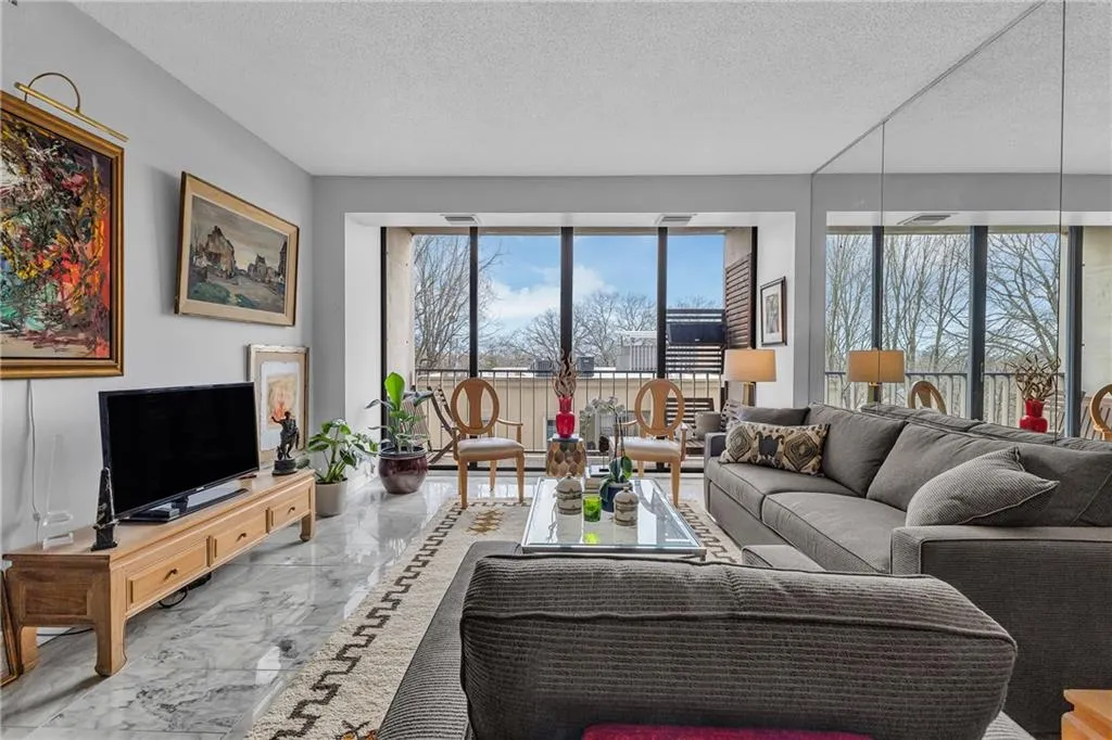 Atlanta, Georgia 30309, United States, 1 Bedroom Bedrooms, ,1 BathroomBathrooms,Residential,Active,83592