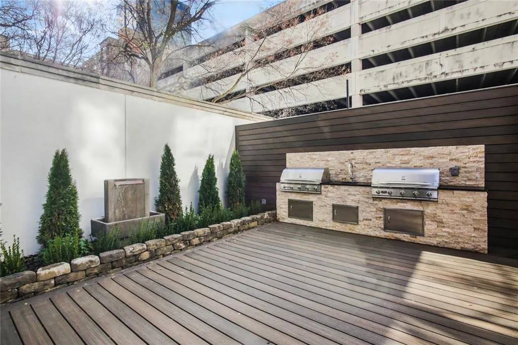 Atlanta, Georgia 30309, United States, 1 Bedroom Bedrooms, ,1 BathroomBathrooms,Residential,Active,184949