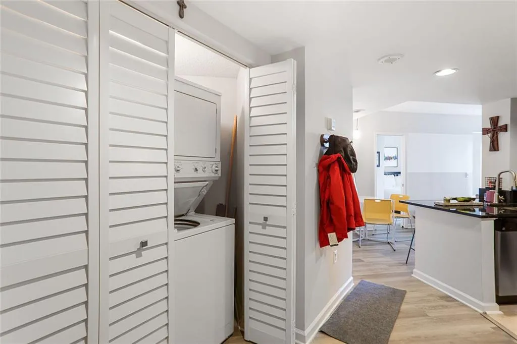 Atlanta, Georgia 30309, United States, 1 Bedroom Bedrooms, ,1 BathroomBathrooms,Residential,Active,184949