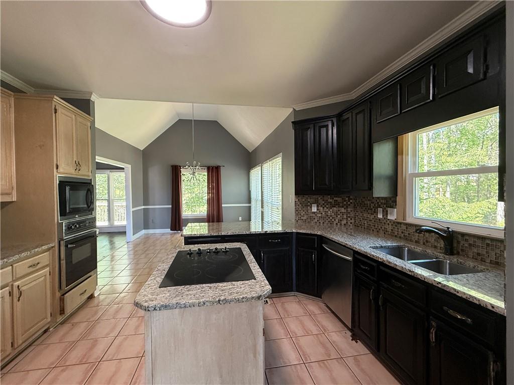 1660 Laurel Creek Drive, Lawrenceville, Georgia image 3