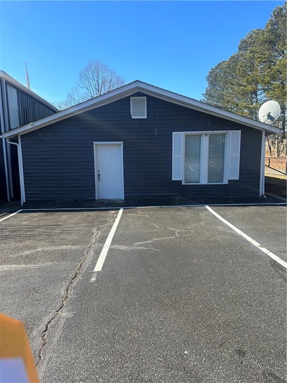 Prime Commercial Lease Opportunity in Marietta, GA. Office is located in a church complex off Holly Springs Road. Close in proximity to Sandy Plains Road, Shallowford, and Roswell Road. This great space offer a fantastic opportunity to established your business in an ever changing area of East Cobb. This building has a kitchen and full bathroom with a stand-up shower, in addition to a small conference room/large office space your choice. A blank slate awaits you to customized this building into your design and business concepts. Interior of the building can be built up to your taste or you can easily, update the paintings and minor fixies on the hardwood floors and move in. Owner is willing to offset part of the repairs on a reduced rents, subject to discussions. The only expense you need to worry about is your utilities; the owner takes care of taxes and insurance, simplifying your overhead costs. Contact us today to scheduled a private touring of the facility, and take your business to the next level in Marietta, GA
Bring Offer's