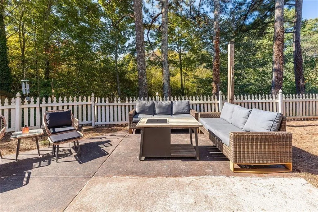 Marietta, Georgia 30062, United States, 3 Bedrooms Bedrooms, ,3 BathroomsBathrooms,Residential,Active,231339