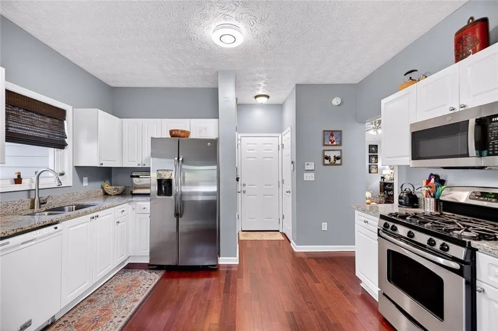 Marietta, Georgia 30062, United States, 3 Bedrooms Bedrooms, ,3 BathroomsBathrooms,Residential,Active,231339