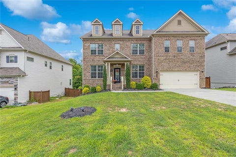 Homes For Sale - 7905 Brewton Creek Drive<br/> Cumming, GA 30028