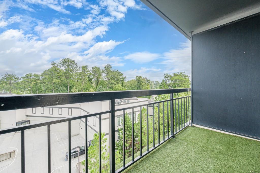 3481 Lakeside Drive NE 1201