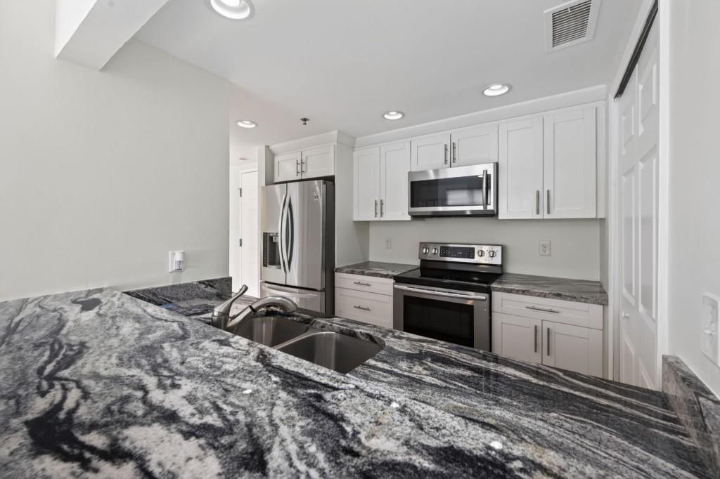 3481 Lakeside Drive NE 1201
