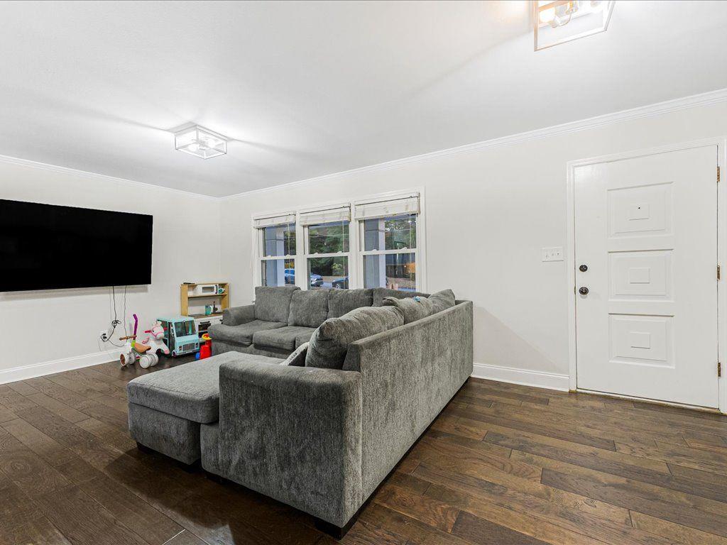 2409 Powers Ferry Drive SE