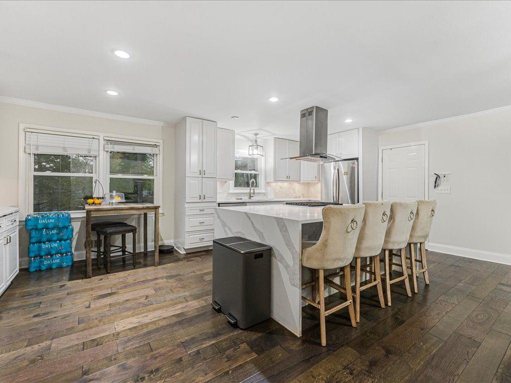 2409 Powers Ferry Drive SE