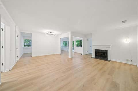 Condo For Sale - 22 Dunwoody Springs Drive<br/> Atlanta, GA 30328