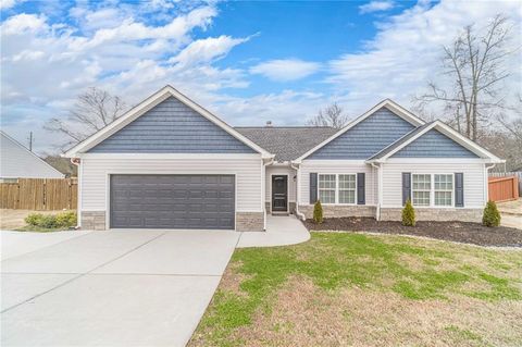 Homes For Sale - 1587 Pointe South Circle<br/> Barrow County, Bethlehem, GA 30620