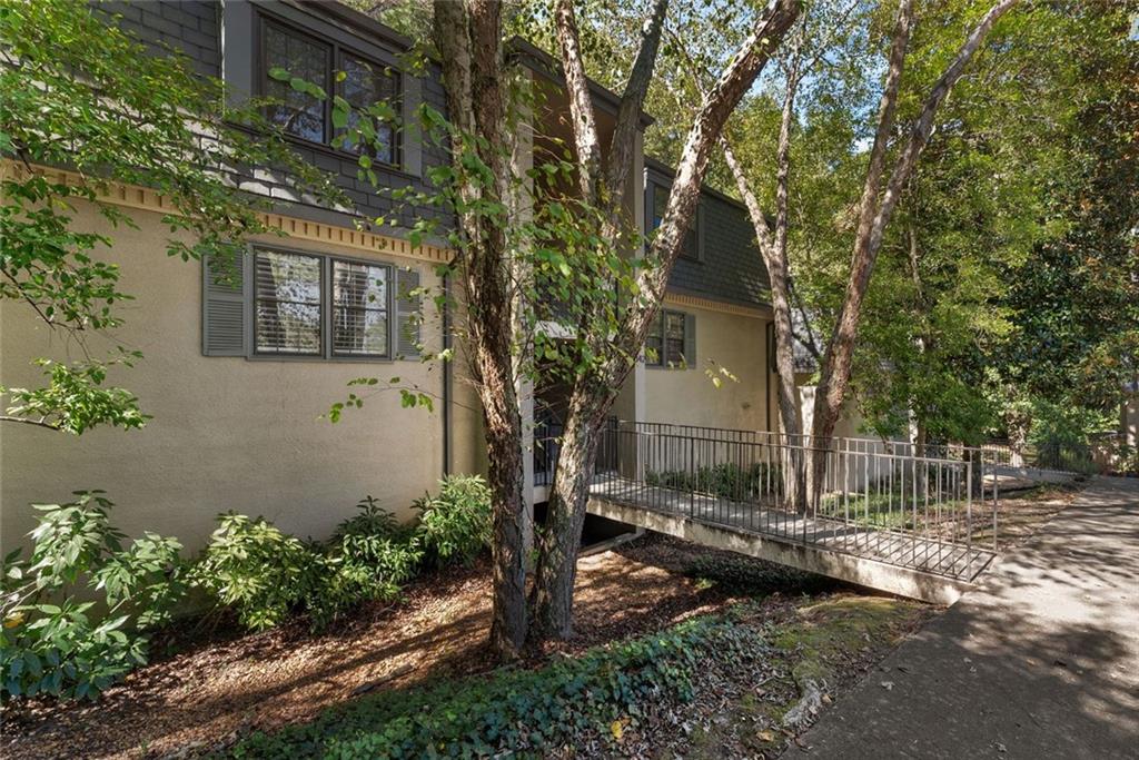 CROSS CREEK - Residential