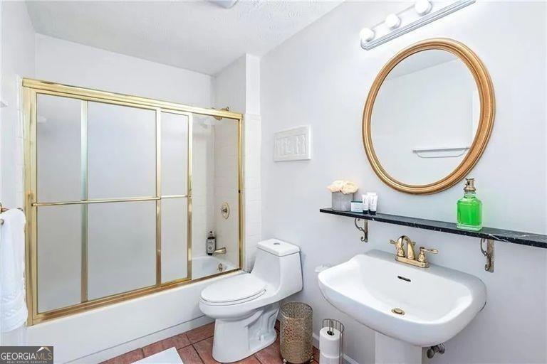 24 Saint Claire Lane