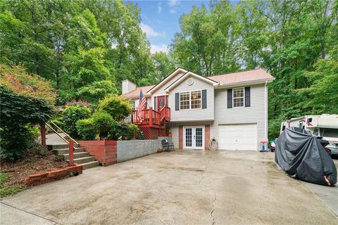 A home in Dawsonville