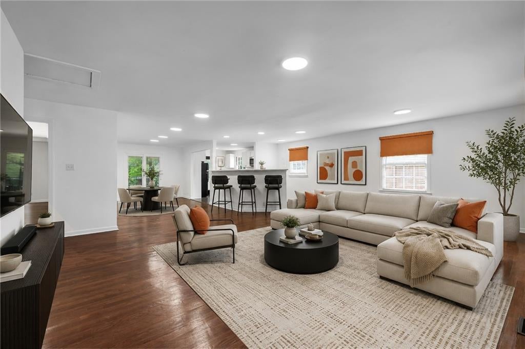 267 Richardson Road NW