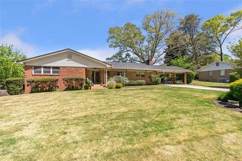 Photo of 2037 Pine Tree Trail, Gainesville, GA 30501 (MLS # 7757233)