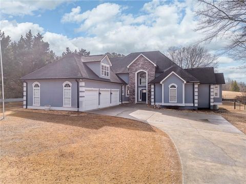 Homes For Sale - 170 Meadow Lakes Boulevard<br/> Cedartown, GA 30125