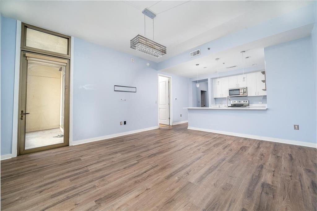 565 Peachtree Street NE 1207