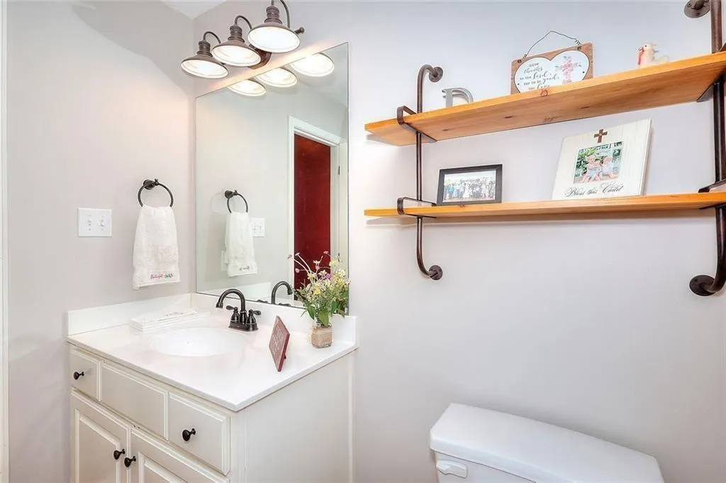 Loganville, Georgia 30052, United States, 5 Bedrooms Bedrooms, ,4 BathroomsBathrooms,Residential,Active,214796