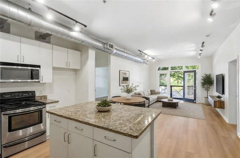 Condo For Sale - 5300 Peachtree Road #1204<br/> Atlanta, GA 30341