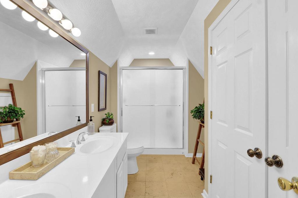 3909 Laurens Lane, Snellville, Georgia image 32