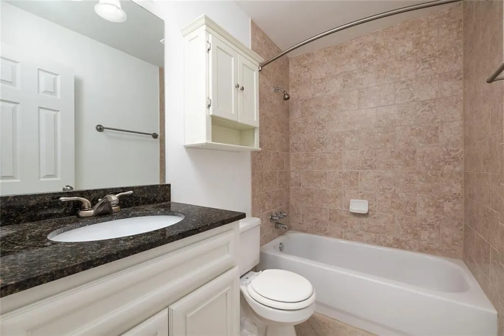 Atlanta, Georgia 30319, United States, 2 Bedrooms Bedrooms, ,3 BathroomsBathrooms,Residential,Active,188027