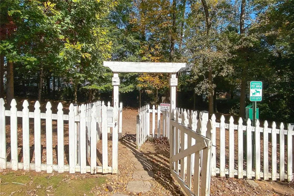 Atlanta, Georgia 30319, United States, 2 Bedrooms Bedrooms, ,3 BathroomsBathrooms,Residential,Active,188027