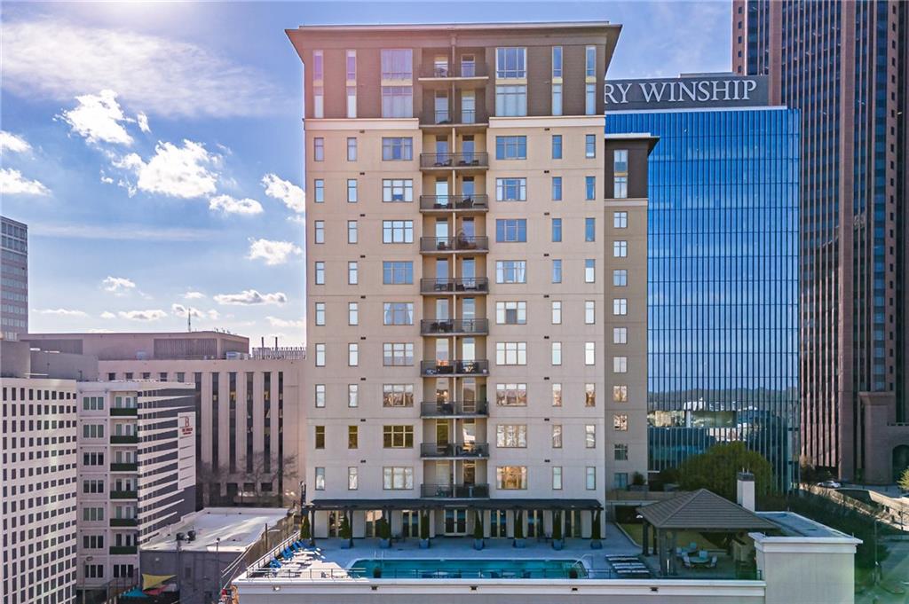 565 Peachtree Street NE 1011