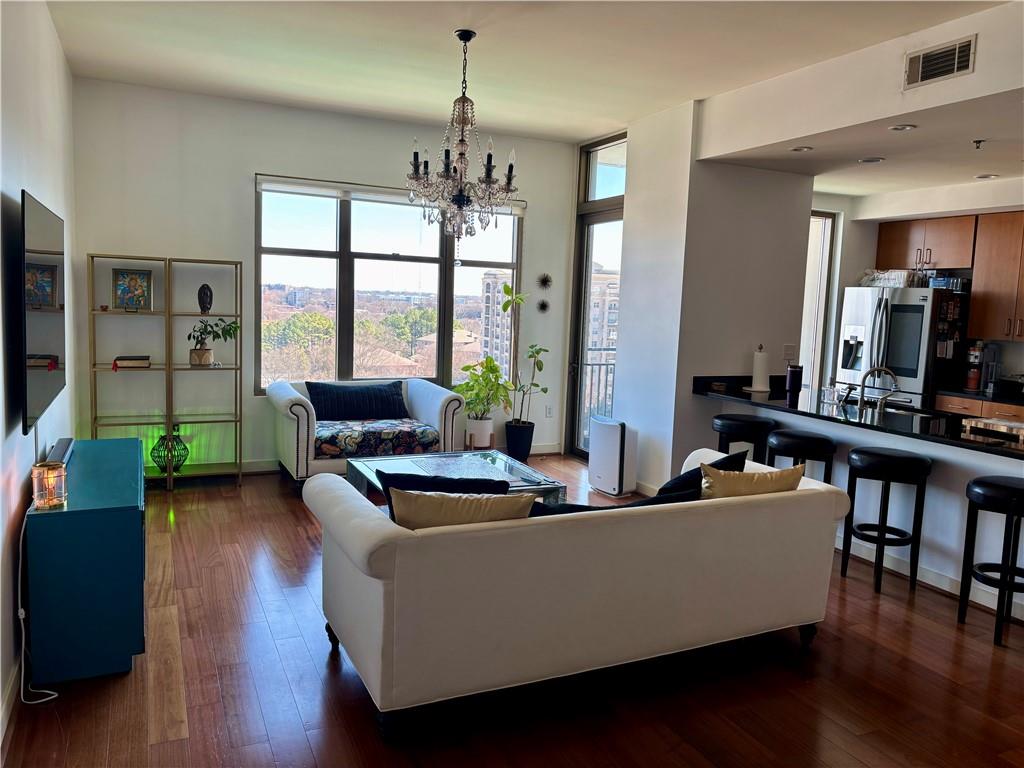 565 Peachtree Street NE 1011