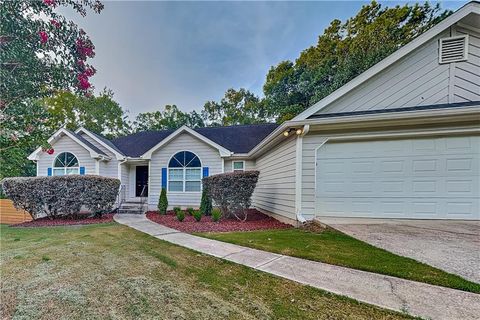 Homes For Rent - 985 Crystal Water Drive<br/> Lawrenceville, GA 30045