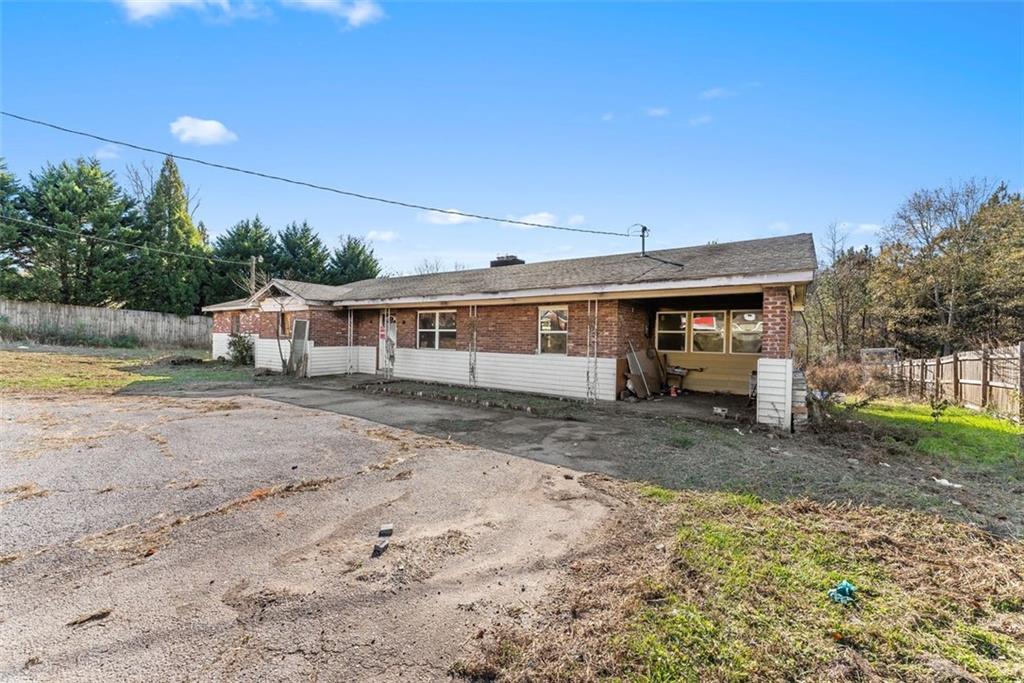 2116 MEMORIAL PARK Drive