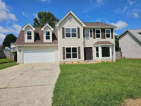 Homes For Sale - 8495 Glendevon Court<br/> Riverdale, GA 30274