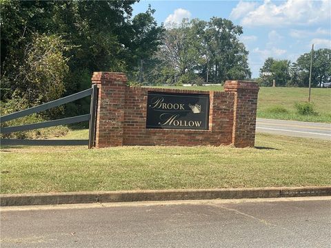 Photo of 321 Clearview Drive W, Monticello, GA 31064 (MLS # 7645875)