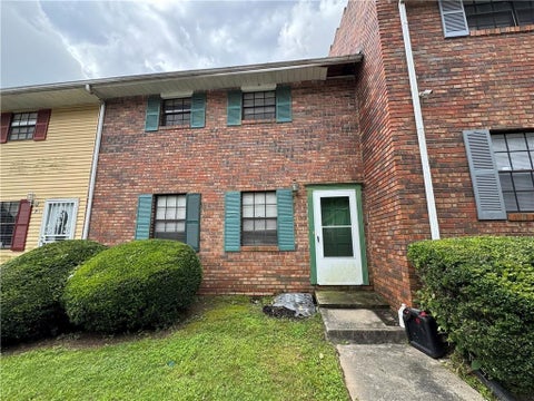Townhouse For Sale - 6354 Shannon Parkway #31F<br/> Union City, GA 30291