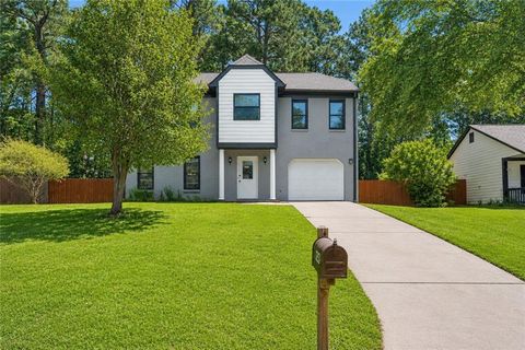 Homes For Sale - 4349 Windward Lane<br/> Norcross, GA 30093