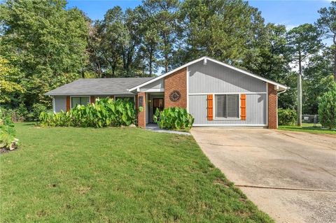 Homes For Sale - 1467 Diplomat Drive<br/> Clayton County, Riverdale, GA 30296